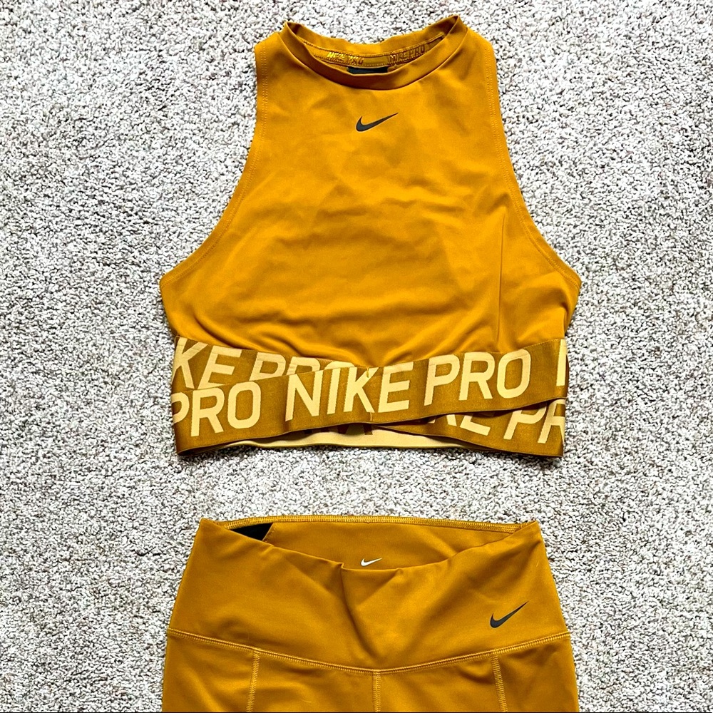 Nike Women’s Workout set